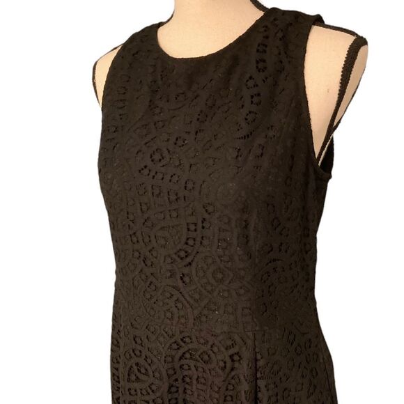 Black Lace Sleeveless Dress - Picture 2 of 10
